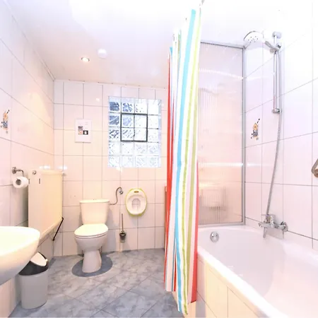 In Waroldern Mit Sauna, Cleaning Included Apartamento *